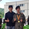 배우 김우혁, 지난 4월 입대..류진 훈련소 수료식 면회  