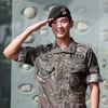 '전역' 김수현 "아직 실감 안나지만..후련한 기분"