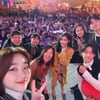 아이유, '호텔 델루나' 팀과 간만의 셀카..그리운 장만월