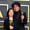 '기생충' 오스카 작품상...곽신애 대표 "시의적절한 역사" [2020 아카데미]