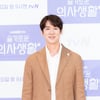'슬의생' 유연석 "신원호 감독, 내 10년 무명 벗겨준 분"
