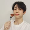 정해인, 치킨 먹는 모습도 사랑스러워..압도적 미모