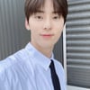황민현, 무결점 피부...청량美 뿜뿜