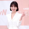 '광복 75주년' 송혜교, 서경덕 교수와 日 우토로 대형 안내판 기증 [공식]
