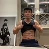 션, 선명한 '빨래판 복근' 자랑..49세 맞아?