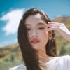 싱어송라이터 서리, 데뷔곡 아이튠즈 차트 상위권 진입