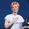 틸다 스윈튼, 베니스영화제서 채드윅 보스만 추모 "와칸다 포에버"