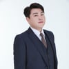김호중, 복지사각지대 청소년 위해 운동화 1000켤레 후원