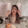 소녀시대 효연, 달콤한 디저트로 축하받은 생일