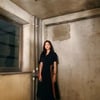 김사랑, 도배 안 된 건물에서도 여배우 아우라 물씬 "우아해"