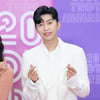 임영웅, 올화이트 수트도 완벽 소화..왕자님 비주얼