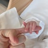 최희, 생후 11일 된 딸 고사리손 잡고 애정 "잘해보자♥"