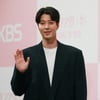 이동건, 이혼 후 여행예능? "제안만 받아..출연 미정" 