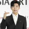 '발목부상' 임영웅, 현재 상태는? "완벽 회복 위해 보조기구 사용중"[★NEWSing]