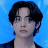 'V, Style Icon' 방탄소년단 뷔, 시대를 앞선 패션아이콘..글로벌 패션계 '주목'
