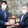 손흥민 '공식 기념메달 동판 입니다'[★포토]