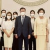송가인, 문재인 대통령 옆에서..마스크 써도 가려지지 않는 미소 [스타IN★]