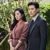 '공작도시' 수애X김강우, 기자들 맹공에 '난관'