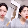 클라라, 81억 신혼집 자랑..완벽한 몸매로 떡볶이 먹방  [스타IN★]