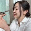 씨스타 출신 김다솜, 뱀과 뽀뽀도 하겠네...아찔한 눈맞춤 [스타IN★]
