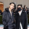 NCT 쟈니, K팝 아티스트 유일 美 멧 갈라 참석..우월 피지컬