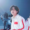 'V-effect' 방탄소년단 뷔 155만원 루이 비통 후디 전세계 '품절'
