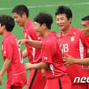 20년 전 감동 그대로... 다시 뭉친 '2002 레전드', 팬들도 웃음바다 [★현장]