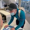 축구는 못 해도, 미담은 1등 “경기 초대하고 가족과 만남까지”