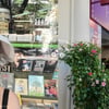 해외여행 즐기는 김완선, "파리는 어디를 찍어도 예뻐"[스타IN★]