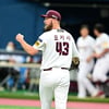 'KKKKKKK' 탈삼진쇼... 6전 7기 끝에 KBO 10번째 외인 50승 [★고척]