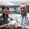 한국·일본축구 엇갈린 선택... 월드컵 마지막 전략 '극과 극'