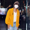 BTS 뷔 '노란가디건+비니 귀여움 폭발'[★포토]