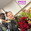 김혜수, '절친' 공연 찾아 대형 꽃다발 선물..대단한 의리[스타IN★]