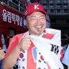 김흥국, 오늘(4일) 삭발..콧수염 면도 잇는 16강 진출 퍼포먼스