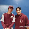 키움 신일고 주장들이 만나면 어떻게든 불이 붙는다 "눈 마주칠 때마다 얘기해요" [★고척 인터뷰]