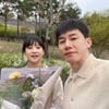 '김무열♥' 윤승아, 임신 중 결혼 8주년..꽃다발 선물에 '행복'