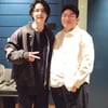 부자 케미? 방시혁, 슈가와 꼭 붙어 다정한 투샷[스타IN★]
