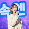 샤이니 온유, 팬미팅서 눈물 터진 이유 "형언할 수 없는 감정"