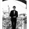 '케이티♥' 송중기, 흑백 뚫고 나온 명품 슈트핏 [스타IN★]
