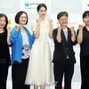 '25회 서울국제여성영화제' 매달리기 포즈![★포토]