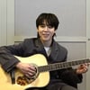 방탄소년단 지민, 기타 요정 변신 '무한 반복 로망스'