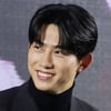 '15주년 콘서트' 2PM 옥택연, '이빨 부자'의 치아 연주..콘서트장 '폭소'