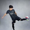 '이강인이면 더 잘 팔린다' PSG 새 유니폼 모델로 등장→평범한 회색 패션도 빛난다