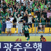 [K리그1 31R] ‘행운의 자책골’ 전북, 광주에 1-0 승리로 5연속 무승 탈출… 6위에서 5위 상승