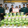 강원FC, 독거노인 위해 쌀 1000kg 전달... 윤정환 감독 및 선수들도 배식 봉사