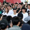 송중기 '관객들 찾아가는 서비스'[★포토]