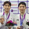 '어머니 길영아 관전' 김원호 "金땄어야 하는데, 더 높이 갈 수 있을 것" 최솔규와 배드민턴 남복 '9년 만에 값진 은메달' [항저우 Live]