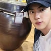 방탄소년단 진, 조교의 알찬 휴가..직접 전통주 제조