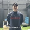 롯데 '포수조련사' 사령탑 만난 21세 국대포수 "많이 혼나겠지만, 그만큼 얻어가는 게 많을 것" 기대 [김해 현장]