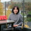 포즈 취하는 '소소연' 이언주 작가[★포토]